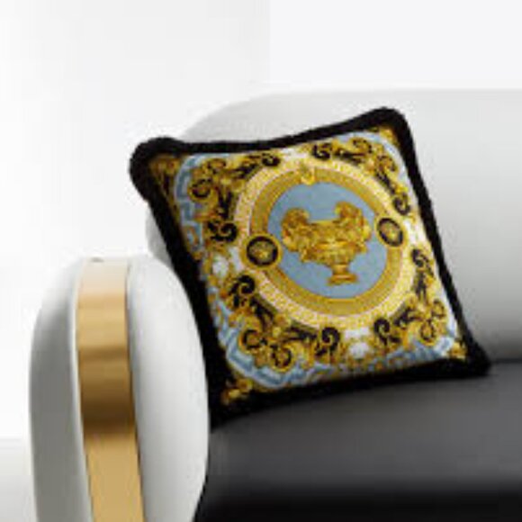 NWT VERSACE La Coupe des Dieux Cushion Pillow 18" - Picture 2 of 2